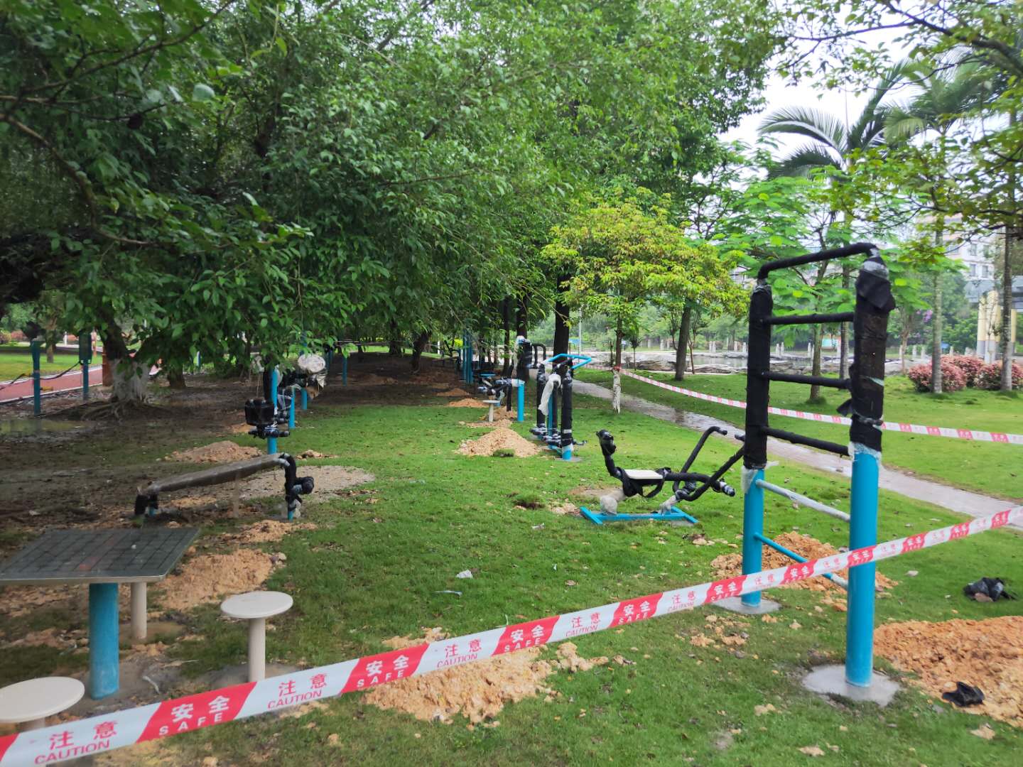 玉峰健身路径器材