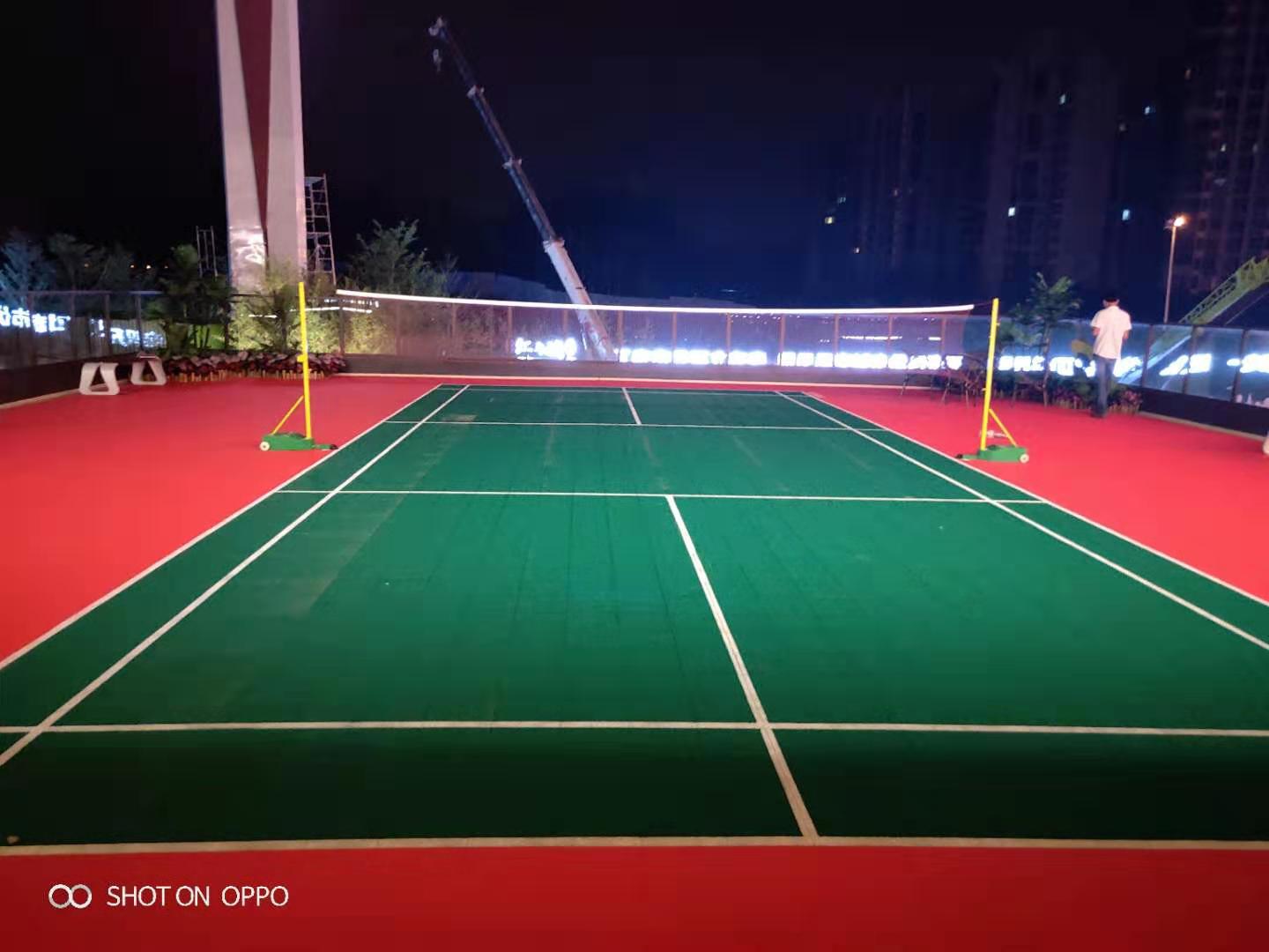 玉峰体育悬浮拼装地板羽毛球场