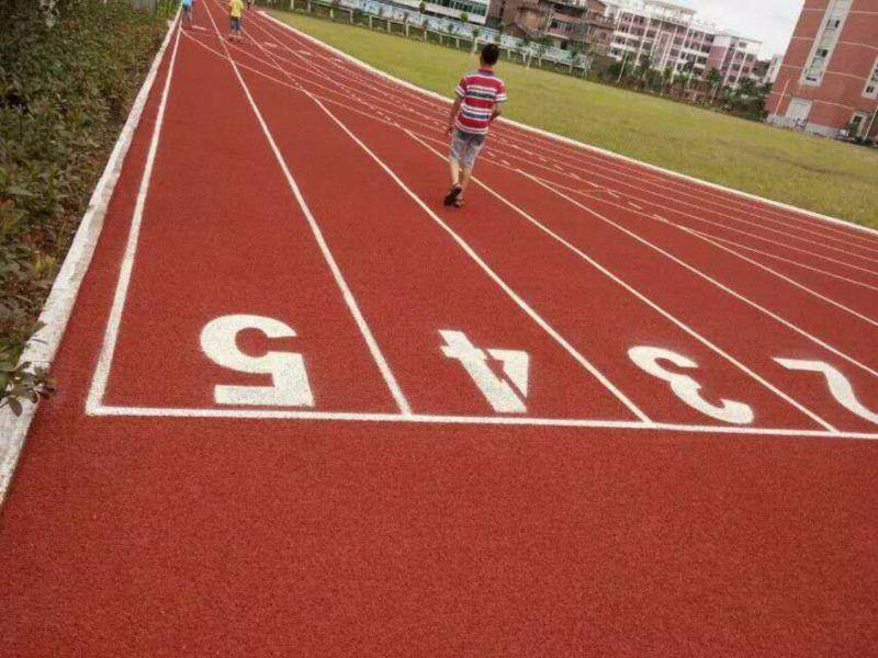 塑胶跑道刚铺好一定要先等几天再使用